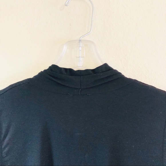 VINCE CAMUTO Black V Neck Sleeveless Top - Picture 6 of 8